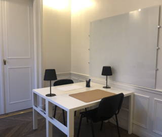 Bureau privé 60 m² 8 postes Coworking Rue Jean-Jacques Rousseau Paris 75001 - photo 2